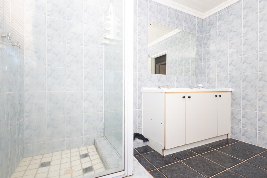 4 Bedroom Property for Sale in Windsor Park Western Cape